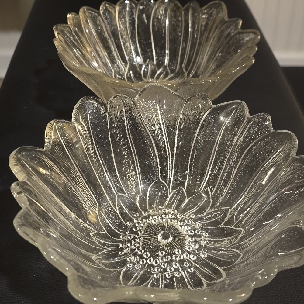 2 Vintage Indiana Glass Co. Lily Pons Sunflower Bowls, pattern #605